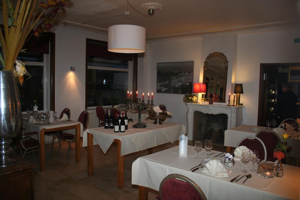 Hotel Admiraal Lanaken Eksteriør billede