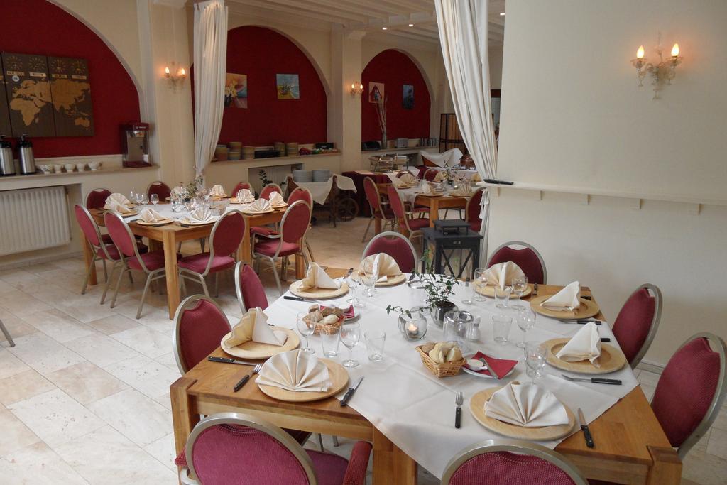 Hotel Admiraal Lanaken Eksteriør billede